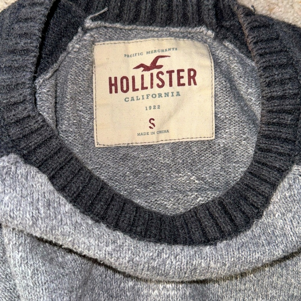 Vintage Hollister Grey Sweater. Size Small Unisex.